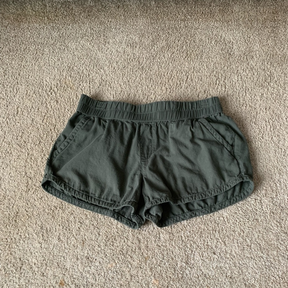 Green knit short